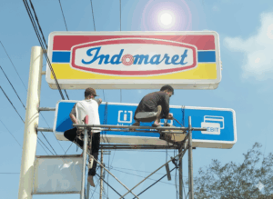 Tips Desain Neon Box yang Terbaca Jelas dari Jarak Jauh